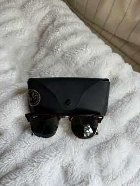 Ray-Ban Clubmaster Sunglasses in Tortoise and Black
